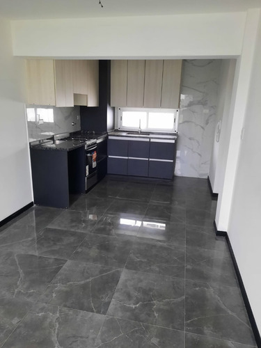 Depto. Tres Ambientes En Semipiso