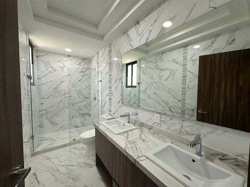 Renta Departamento En The View Con Muebles Zona Campanario