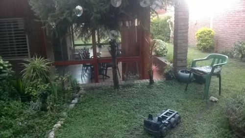 Casa En Venta - 4 Dormitorios 4 Baños - Cocheras - 303mts2 - Lanús