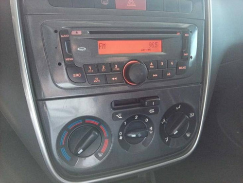 Imagem 8 de 13 de Fiat Punto 1.6 Essence 16v Flex 4p Manual