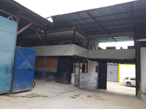 En Venta Galpón 1711m2 El Tambor, Los Teques. Daniela J
