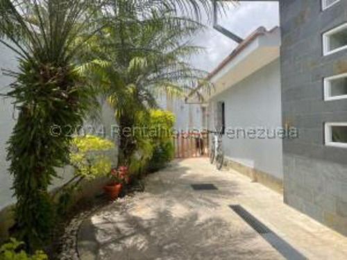  #24-21881  Hermosa Casa En Parque El Retiro 