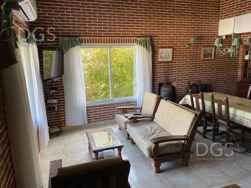 Imagen 9 de 21 de Hermosa Casa 4 Ambientes Distribuida En Dos Plantas A Dos Cuadras Del Mar | Valeria Del Mar