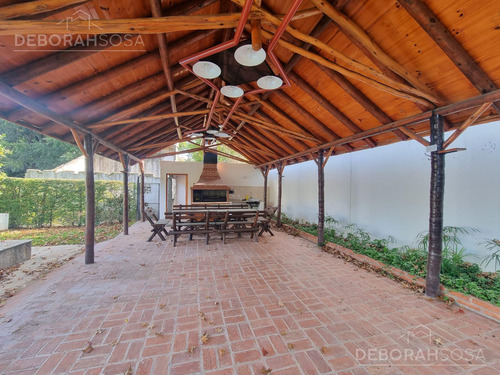 Venta Casa Con Hermoso Parque Y Piscina , En La Reja, Moreno!!!