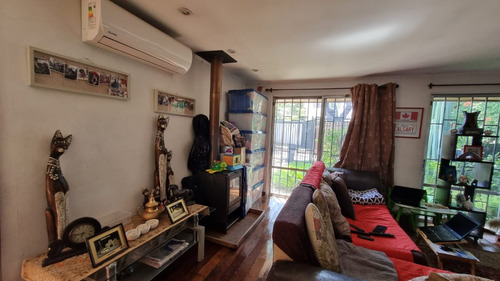 Casa Remodelada, 2 Pisos, Amplio Terreno