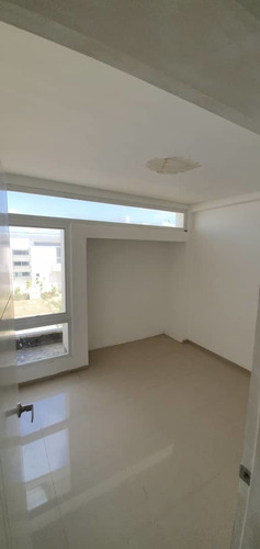 Imagen 16 de 22 de Townhouse De 115m2 Con Muelle Privado.