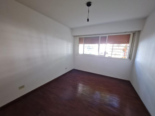 Alquiler Rosario Barrio Martin. Planta Baja. 2 Dormitorios Con Patio