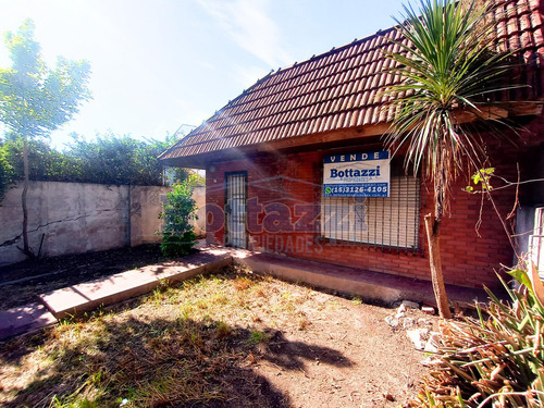 Casa En Temperley A Refaccionar. A 300 Metros De H. Yrigoyen