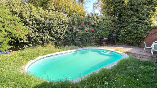 Hermosa Casa Los Maitenes. La Reina.
