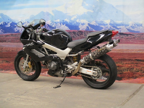 Imagen 5 de 12 de Honda Super Hawk Vtr 1000
