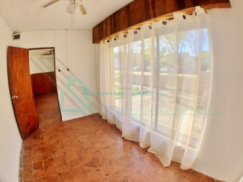 Imagen 5 de 13 de Colonia Del Sacramento - Casa De Sólida Construcción E Interesante Terreno