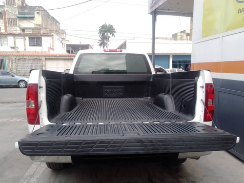 Imagen 7 de 11 de Chevrolet Silverado Ls