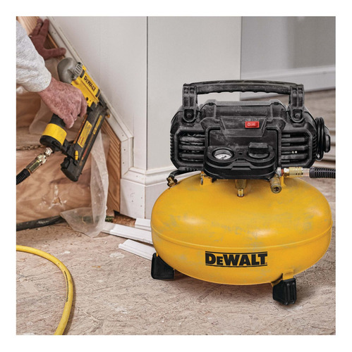 Imagen 2 de 9 de Compresor de aire mini eléctrico portátil DeWalt DWFP55126 monofásico 22.7L 9hp 120V 60Hz amarillo