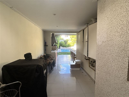 Casa En Venta De 4 Dorm+ Estar + Piscina En Chamiser