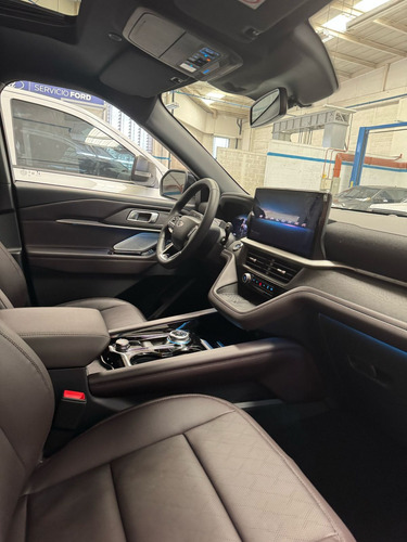Ford Explorer Platinum 2025