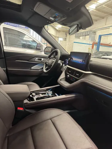 Ford Explorer Platinum 2025