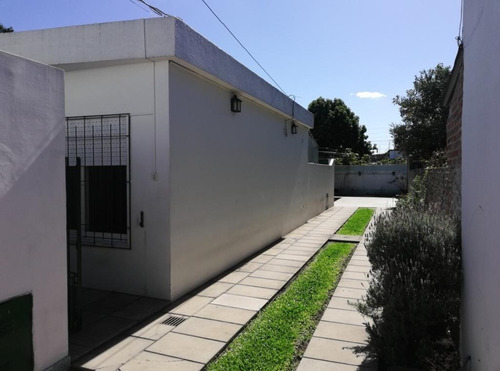 Imagen 4 de 7 de Venta Ph 3 Ambientes Con Fondo En Linda Zona De Moron