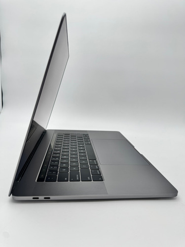 Macbook Pro A1707 I7 16gb 512gb Gris Espacial Touchbar (Reacondicionado)