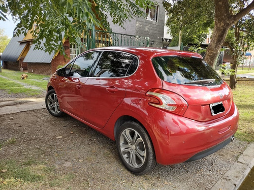 Peugeot 208 Feline