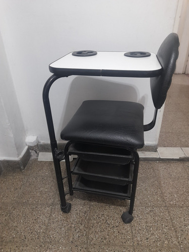 Mesa Manicuria Portátil Usada