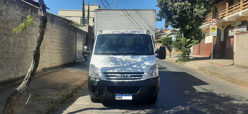Imagem 2 de 9 de Iveco Daily