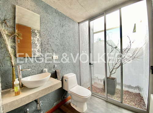 Luminosa Casa En Condominio Las Brisas
