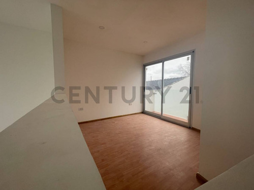 Venta Duplex 2 Ambientes Jose Marmol A Estrenar C/cochera