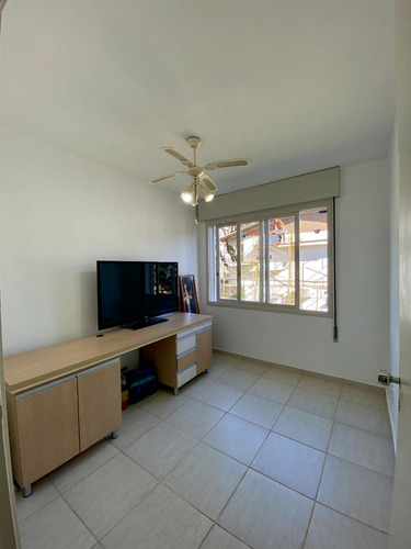 Aluga-se Apartamento Em Ótima Localização No Bairro Cristal E Próximo A Orla