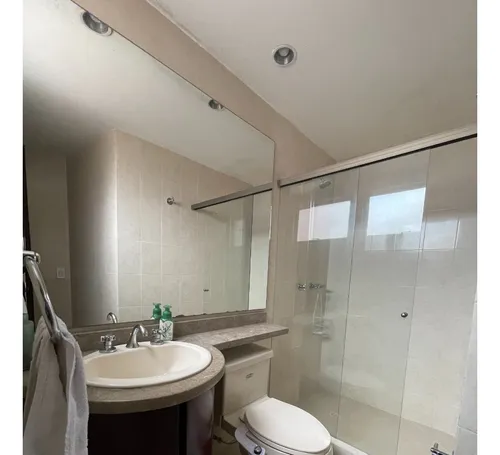 Amplio Apartamento- Excelente Ubicacion .