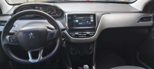 Imagen 14 de 15 de Peugeot 2008 2016 1.6 Allure