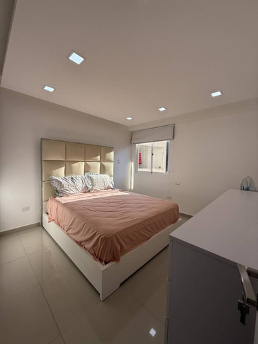 Yosmar & Fernando En Venta Moderno Apartamento En El Parral Res Royal Palace . Solo Clientes
