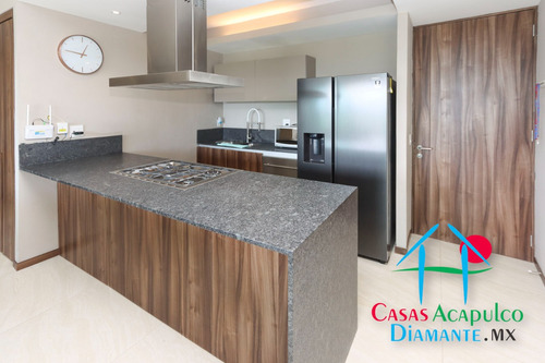 Cad La Isla Emerald L7. Con Las Mejores Amenidades. Terraza Con Vista Parcial Al Mar