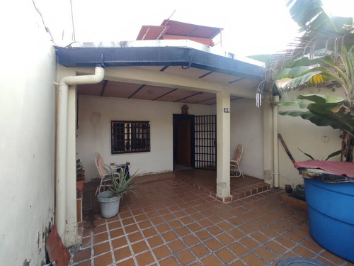 Imagen 7 de 18 de En Venta Amplia Y Cómoda Casa Urb. Mario Briceño 04124557388