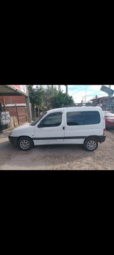 Partner Equipada Asientos Y Vidriada No Cuenta Con Ac/dh