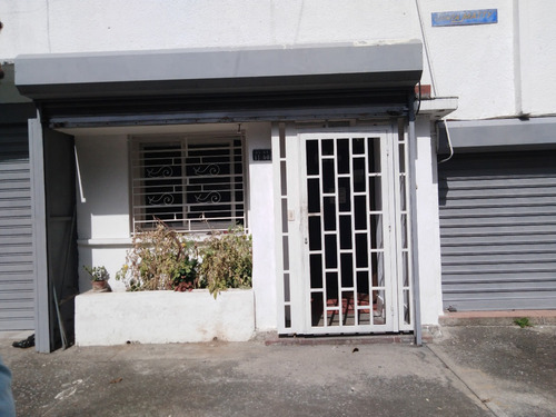 Casa Comercial De Dos Plantas En La Florida, Alto Transito Peatonal Y Vehicular, Para Cualquier Actividad Comercial, Agua, Cantv