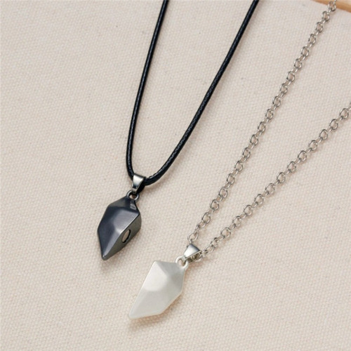 W Set De 2 Collares Magnéticos En Forma De Corazon Dividido