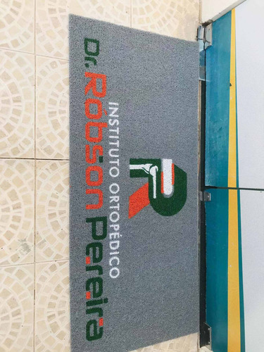 Imagem 2 de 5 de Tapetes Personalizados