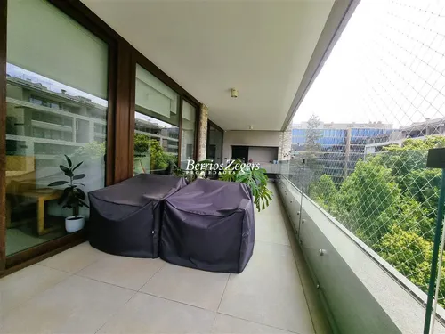 Departamento En Venta De 3 Dorm. En Lo Barnechea 2 Estac.