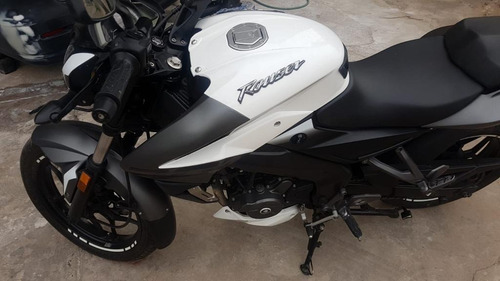 Imagen 2 de 6 de Rouser Ns200