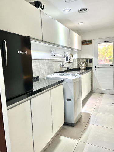 Imagen 8 de 30 de Casa De 5 Habitaciones En San Isidro Con Pileta, Sauna Y Gym