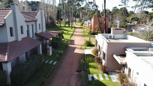Venta Terreno, A Metros De La Playa, Pinares Punta Del Este