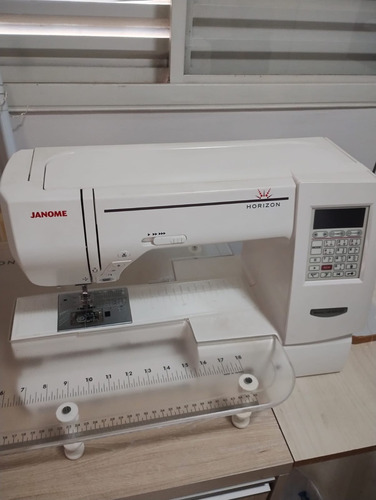 Máquina De Costura Eletrônica 8200qcp - Janome Cor Branco