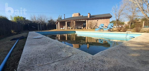 Imagen 12 de 13 de Venta Casa Villa Allende 3 Dormitorios Gran Parque Con Pileta