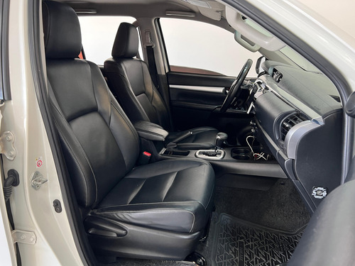 Toyota Hilux 2.8 Tdi Srx 4x4 At 2017
