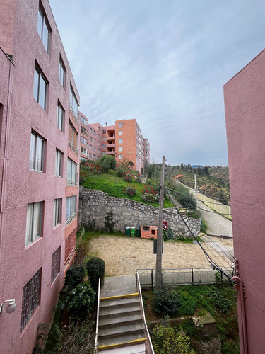 Arriendo Depto. Semiamoblado 3 Dorm (37114)