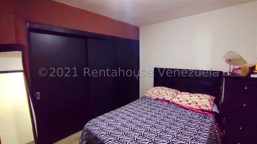 Apartamento En Venta Piso Bajo Baños Remodelados Ubicado En El Centro De Maracay Acceso A Las Principales Vías 25-16806 Miriam