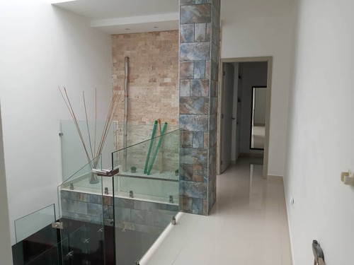 Imagen 2 de 14 de 129803 Liliana Trias 04140432833 Casa Venta Chalet Country