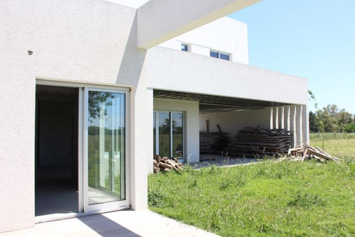 Imagen 8 de 12 de Excelente Casa A Estrenar De 3 Dorm. - Barrio Las Carolinas