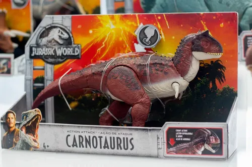 Jurassic World Carnotaurus Accion Devoradora 38 Cms Env o gratis