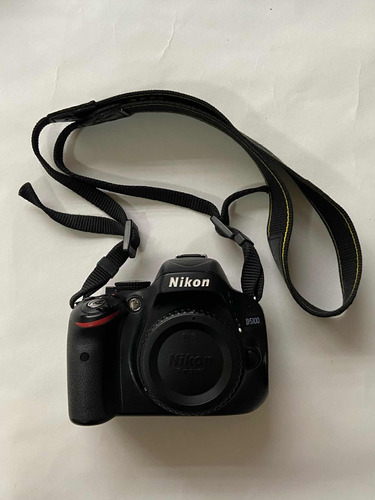 Nikon D5100 Con Lente 18-55 Con Maletin Y Cargador